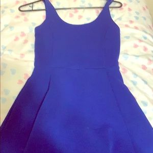 blue dress
